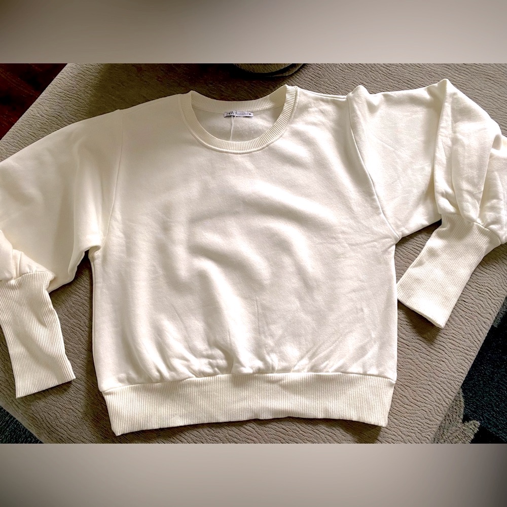 Zara White Long Sleeve Sweatshirt Style Top - Size M - New
